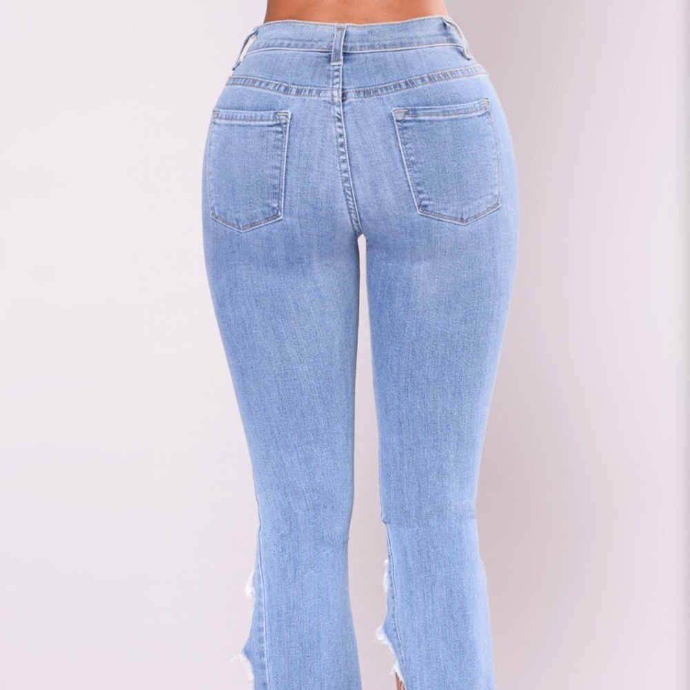 Fashion nova cut-off jeans - Picture 4 of 8